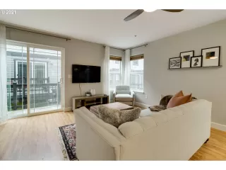 Photo #3: 21067016 Listing 