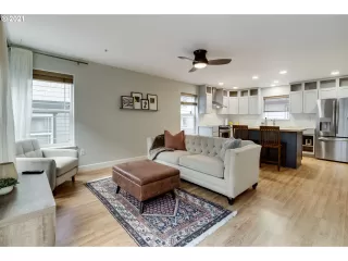 Photo #5: 21067016 Listing 