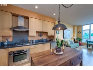 Photo #1: 21067109 Listing 