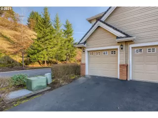 Photo #3: 21067947 Listing