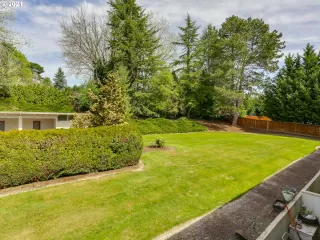 Photo #4: 21068090 Listing