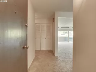 Photo #6: 21068090 Listing