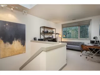 Photo #6: 21069352 Listing