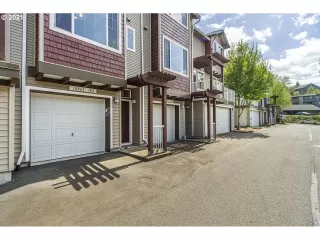 Photo #1: 21069796 Listing