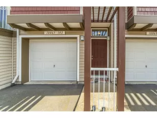 Photo #2: 21069796 Listing