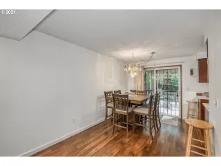 Photo #5: 21069970 Listing