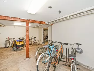 Photo #5: 21070596 Listing 