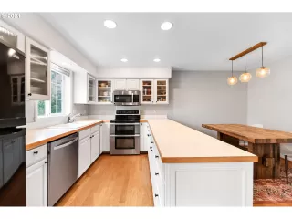 Photo #2: 21070706 Listing