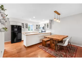 Photo #5: 21070706 Listing