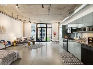 Photo #1: 21071312 Listing 