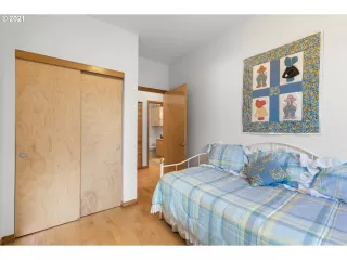 Photo #2: 21071766 Listing