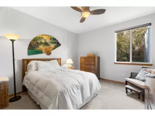 Photo #3: 21071766 Listing