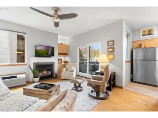 Photo #5: 21071766 Listing