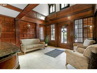 Photo #5: 21071772 Listing