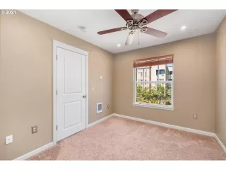 Photo #3: 21071804 Listing