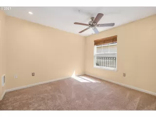 Photo #4: 21071804 Listing