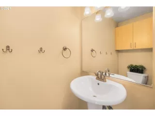 Photo #6: 21071804 Listing