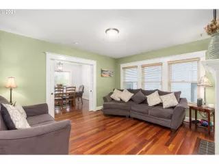 Photo #6: 21072407 Listing