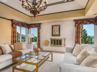 Photo #5: 21073070 Listing