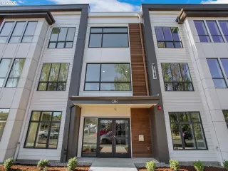 Photo #1: 21073730 Listing