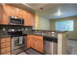 Photo #5: 21073891 Listing