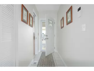Photo #2: 21074147 Listing