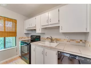 Photo #6: 21074150 Listing