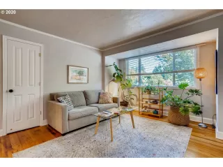 Photo #4: 21074235 Listing