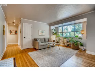 Photo #5: 21074235 Listing