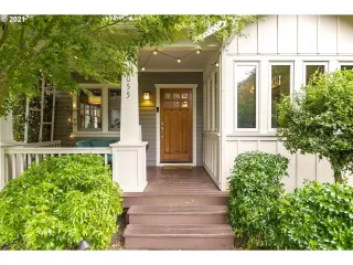 Photo #2: 21074257 Listing