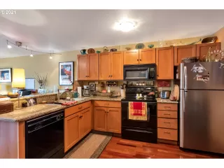 Photo #5: 21074613 Listing 