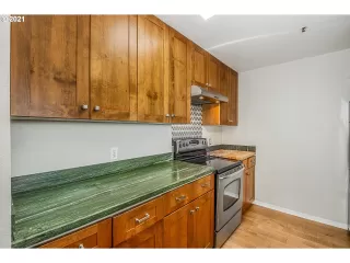 Photo #5: 21074979 Listing