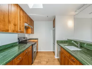 Photo #6: 21074979 Listing