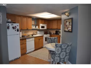 Photo #1: 21075175 Listing 