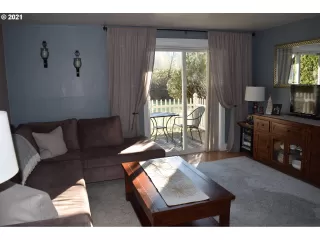 Photo #4: 21075175 Listing 