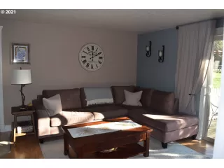 Photo #5: 21075175 Listing 