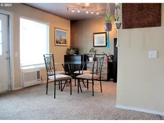 Photo #4: 21075742 Listing