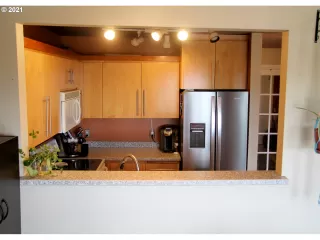 Photo #5: 21075742 Listing