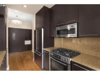 Photo #4: 21076224 Listing