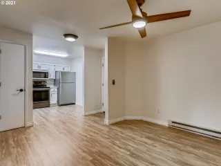 Photo #6: 21076823 Listing