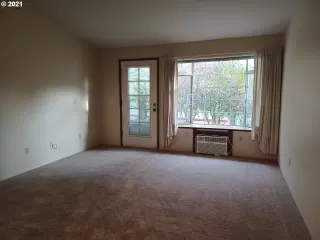 Photo #5: 21076916 Listing