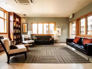 Photo #2: 21076989 Listing