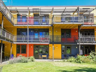 Photo #3: 21076989 Listing