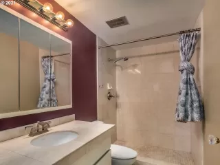 Photo #2: 21077172 Listing