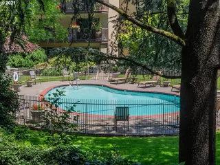 Photo #4: 21077172 Listing