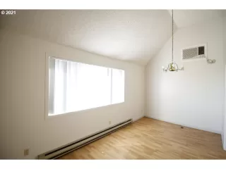 Photo #2: 21077446 Listing