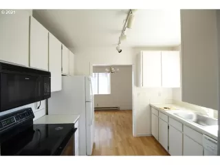 Photo #3: 21077446 Listing