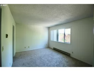 Photo #5: 21077446 Listing