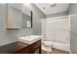 Photo #6: 21077449 Listing