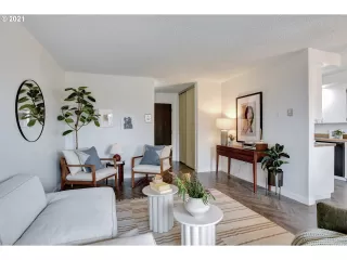 Photo #3: 21077687 Listing